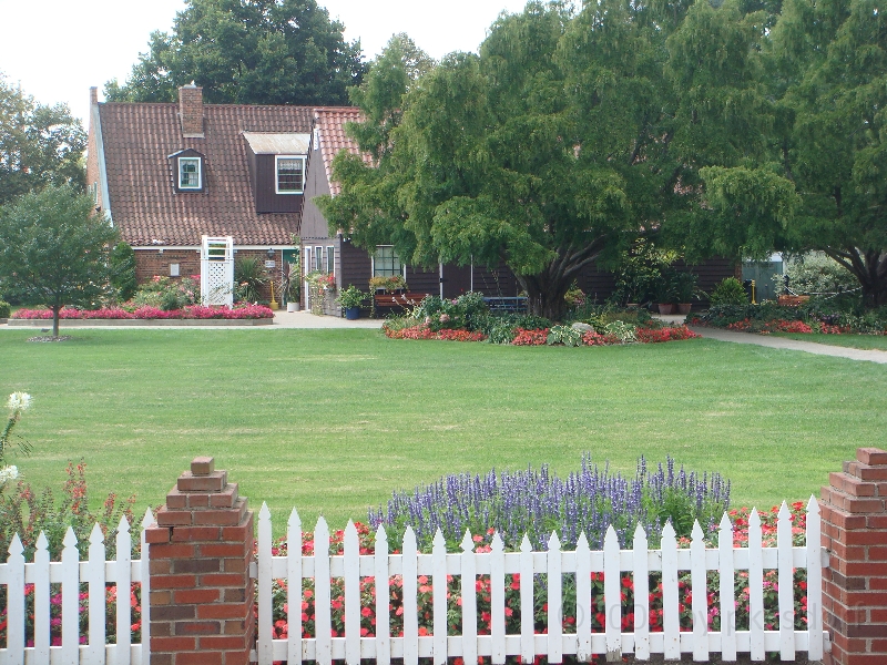 Western Michigan [2009] 503.JPG - Scenes from Windmill Island in Holland, Michigan.